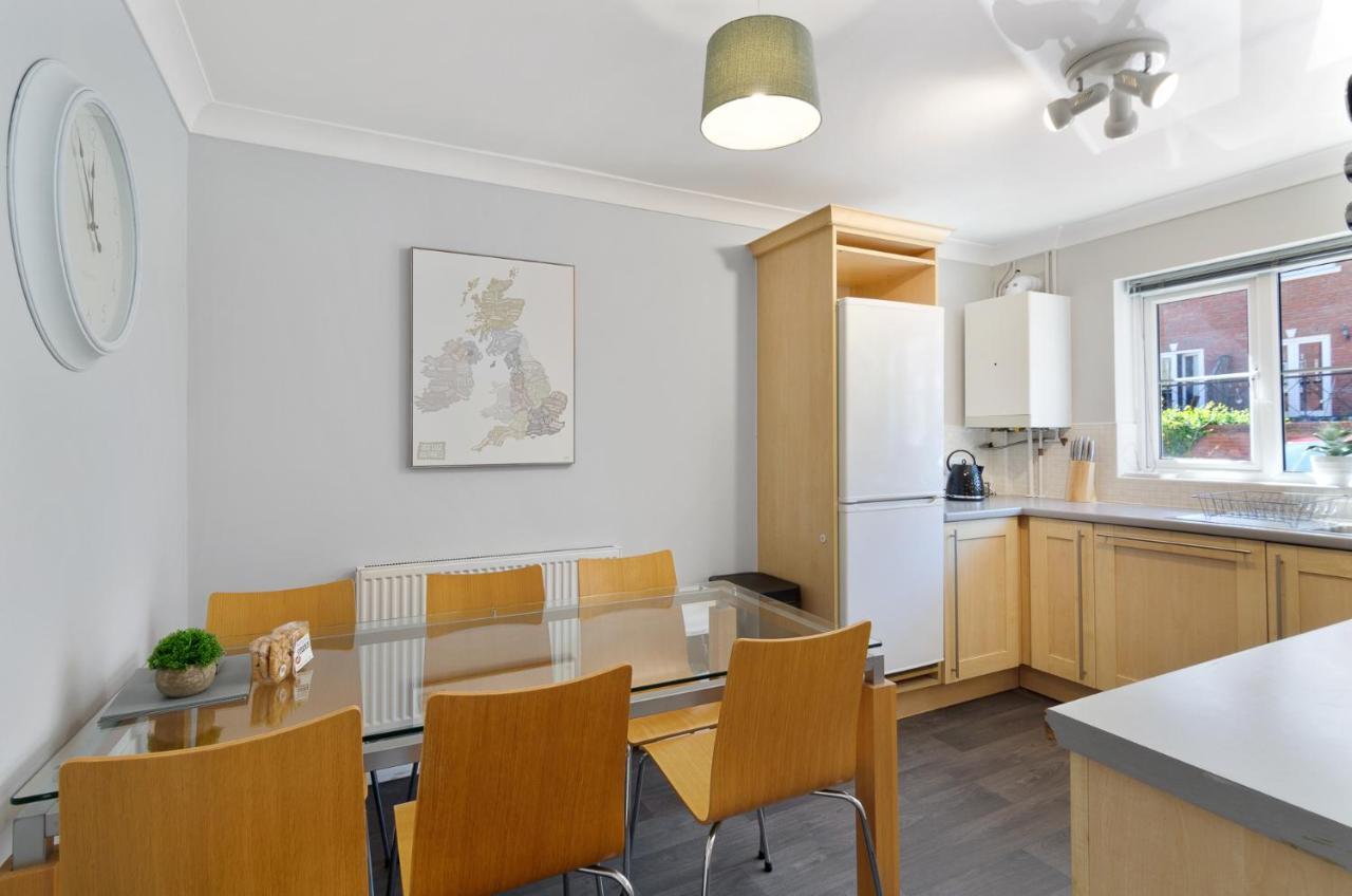 Willa 4Br Townhouse Wbalcony Free Parking Fast Wi-Fi NWI Zewnętrze zdjęcie