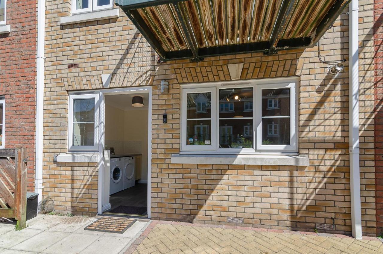 Willa 4Br Townhouse Wbalcony Free Parking Fast Wi-Fi NWI Zewnętrze zdjęcie