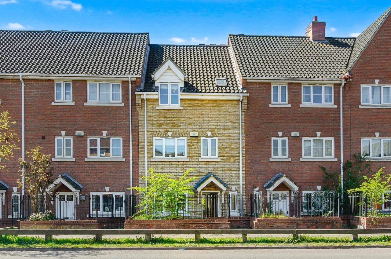 Willa 4Br Townhouse Wbalcony Free Parking Fast Wi-Fi NWI Zewnętrze zdjęcie